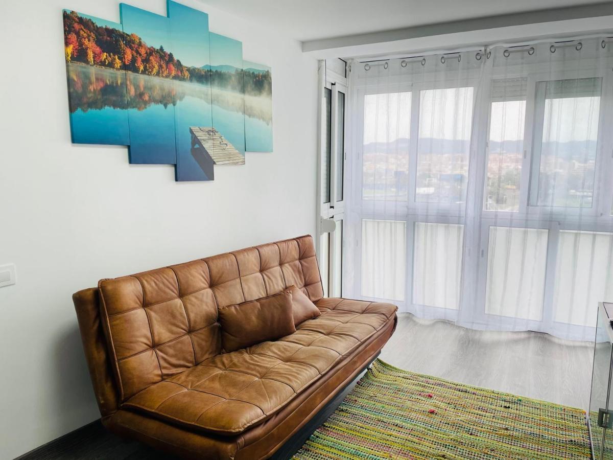 Barca 5 New Beach Apartment سان أدريان دي بيزوس المظهر الخارجي الصورة